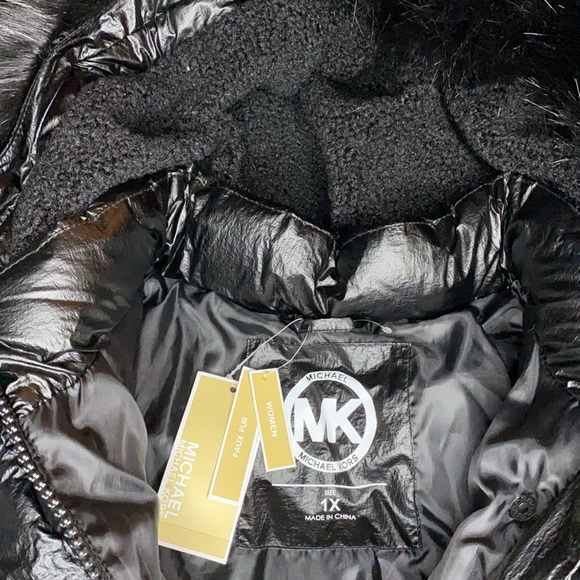 **NWT** MICHAEL KORS Black Belted Puffer Jacket/Coat with Fur Hood 1X - Picture 8 of 8